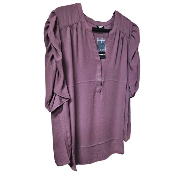 TORRID Plus Size Harper Georgette Sassafras Ruched Short Sleeve Blouse - Picture 6 of 16